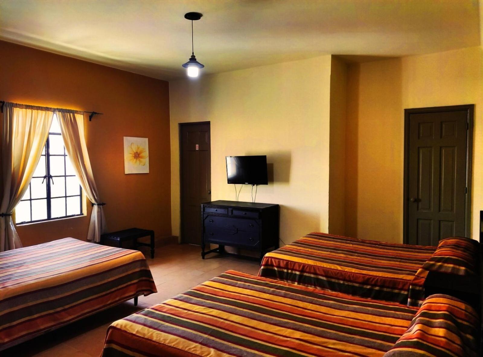Hotel Los Monteros 维多利亚城 外观 照片
